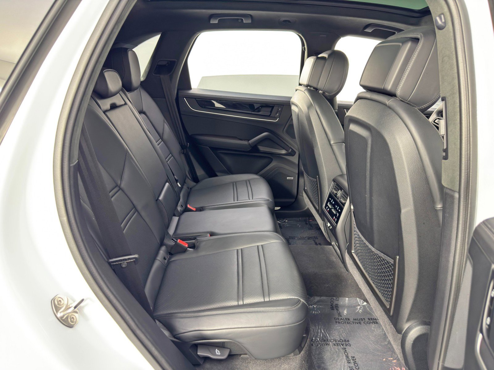 Used 2024 Porsche Cayenne S w/ Premium Package Plus image 41