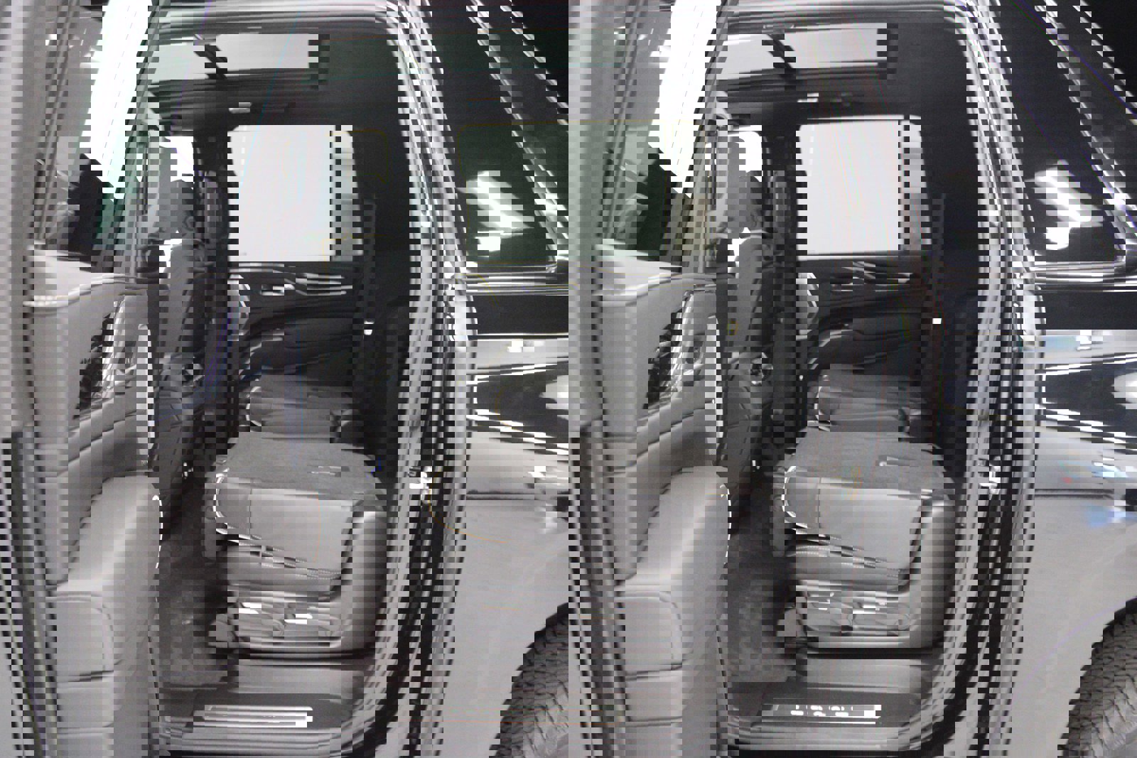 Certified 2023 Cadillac Escalade ESV V image 54