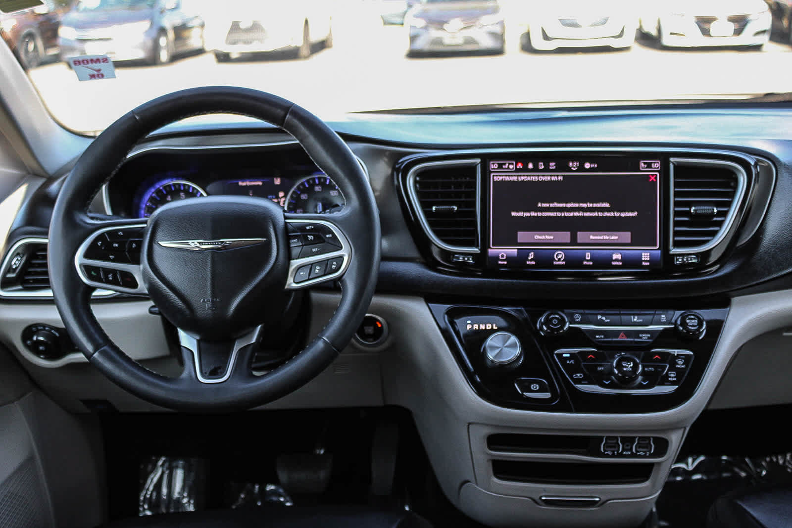 Used 2024 Chrysler Pacifica Touring-L FWD image 13