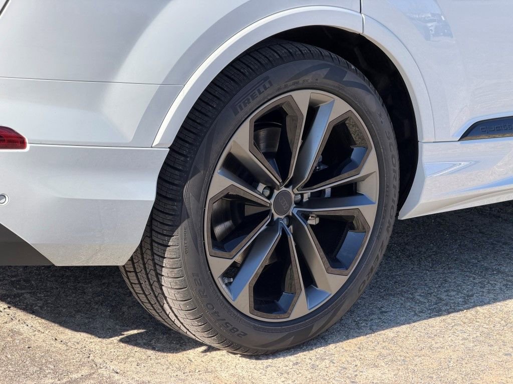 New 2026 Audi Q7 3.0T Premium Plus image 9