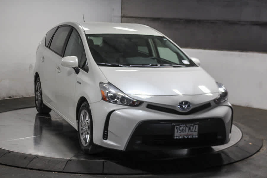 Used 2016 Toyota Prius V Two FWD image 3
