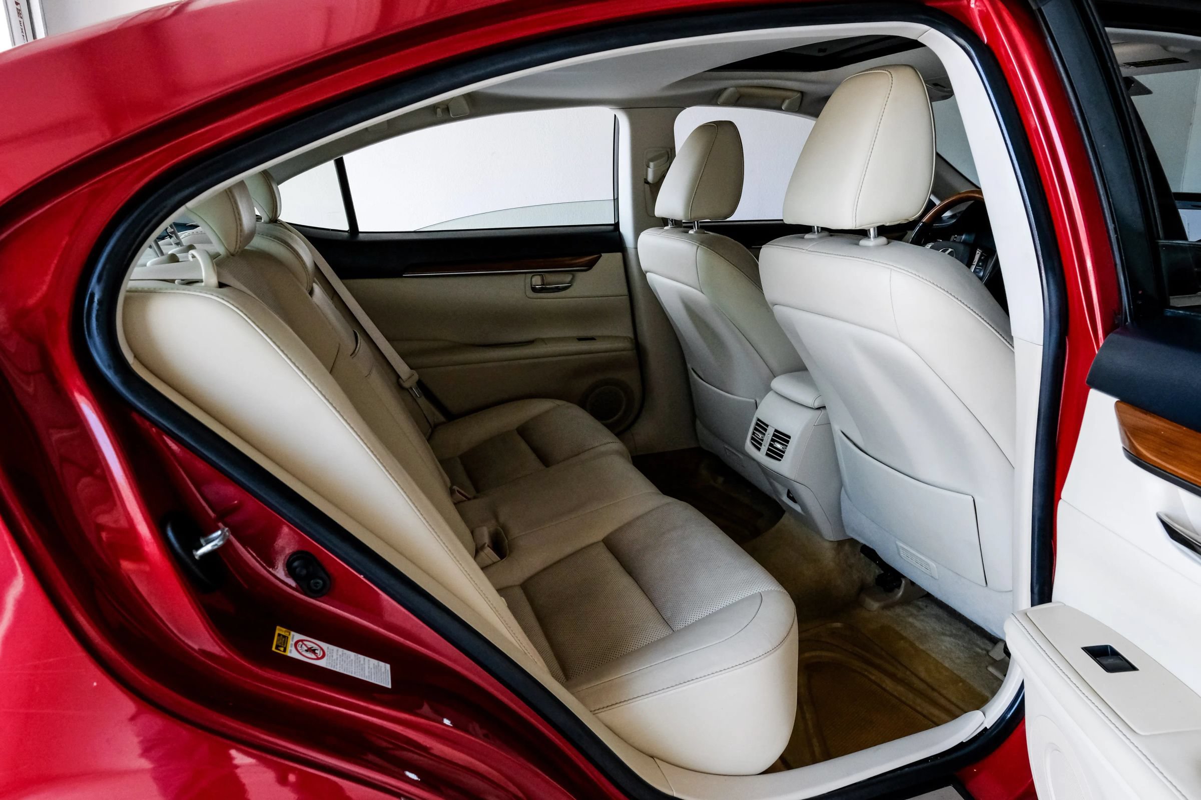 Used 2014 Lexus ES 300h w/ Luxury Package w/Bamboo Trim FWD image 41