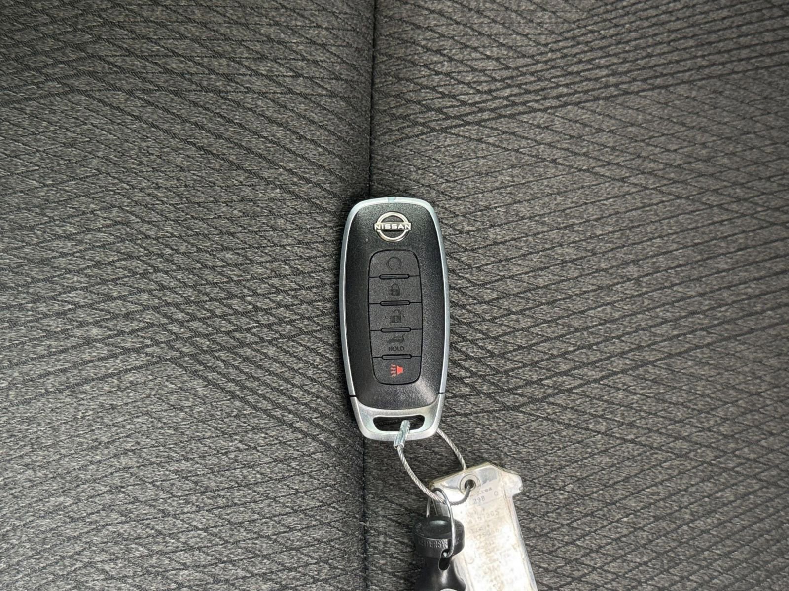 Used 2025 Nissan Rogue SV FWD image 21