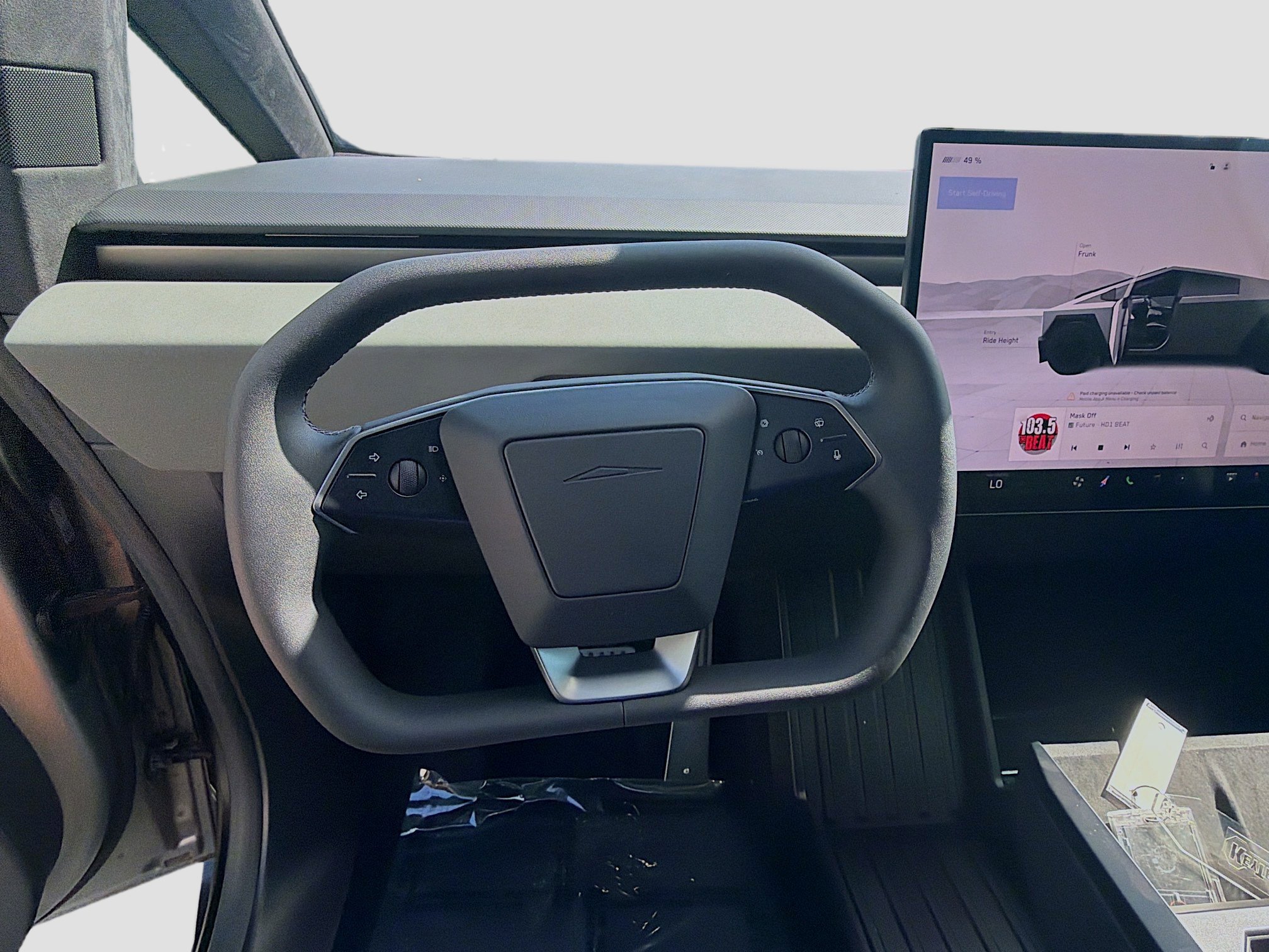 Used 2025 Tesla Cybertruck AWD Crew Cab image 8