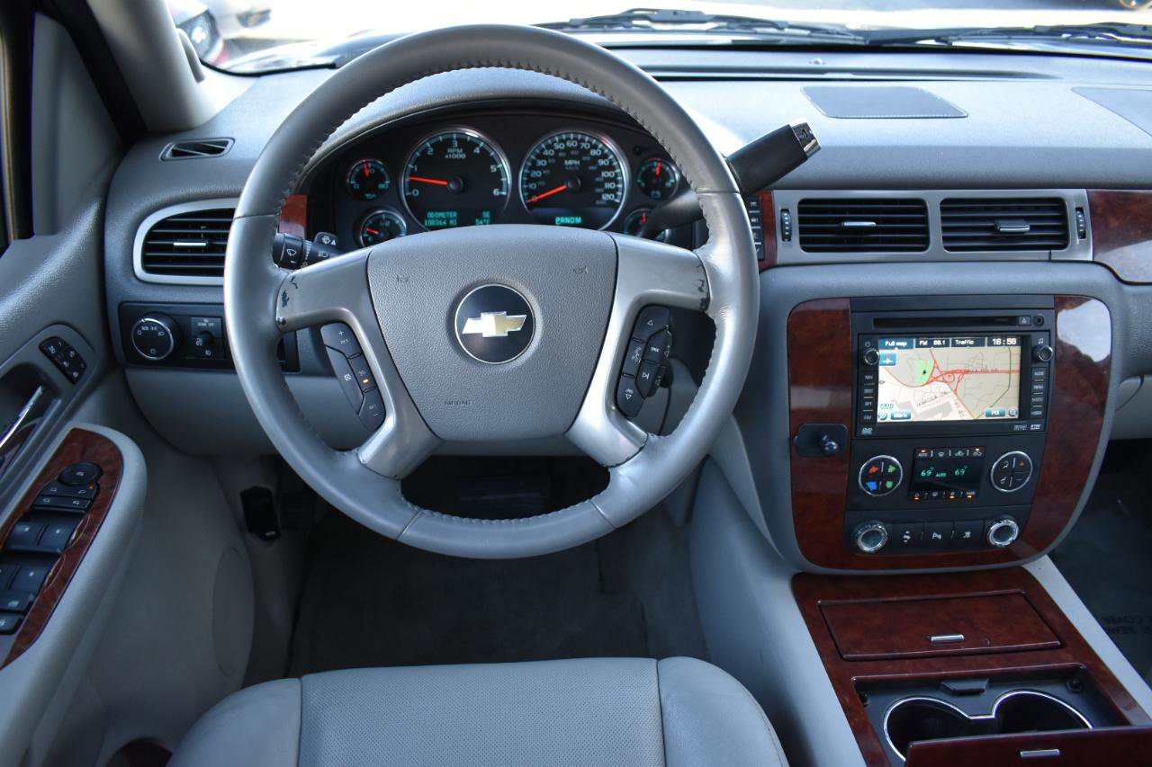Used 2009 Chevrolet Avalanche LTZ image 11