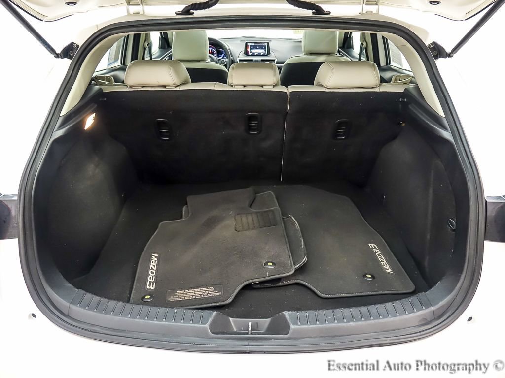 Used 2018 MAZDA MAZDA3 Grand Touring image 23