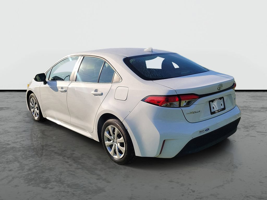 Used 2024 Toyota Corolla LE FWD image 3
