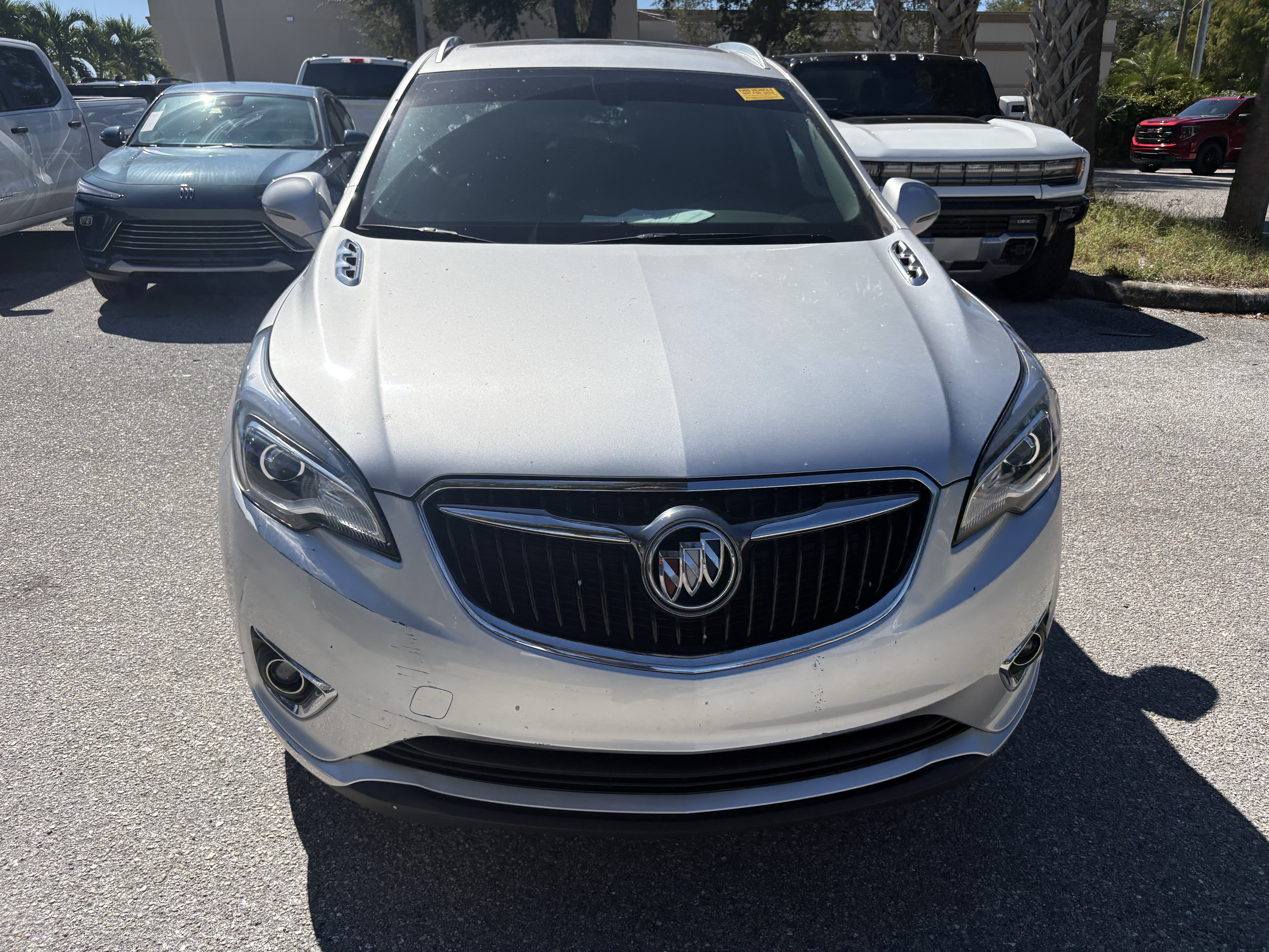 Used 2019 Buick Envision Essence FWD image 2