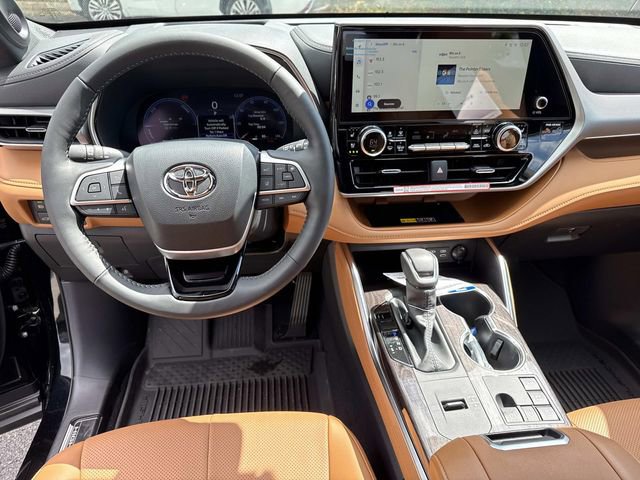 Used 2026 Toyota Highlander Platinum AWD/4WD image 18