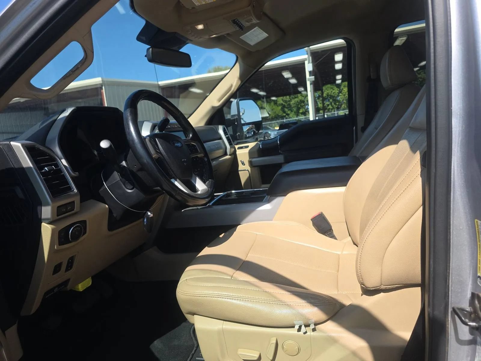 Used 2021 Ford F350 Lariat w/ Lariat Ultimate Package AWD/4WD image 5
