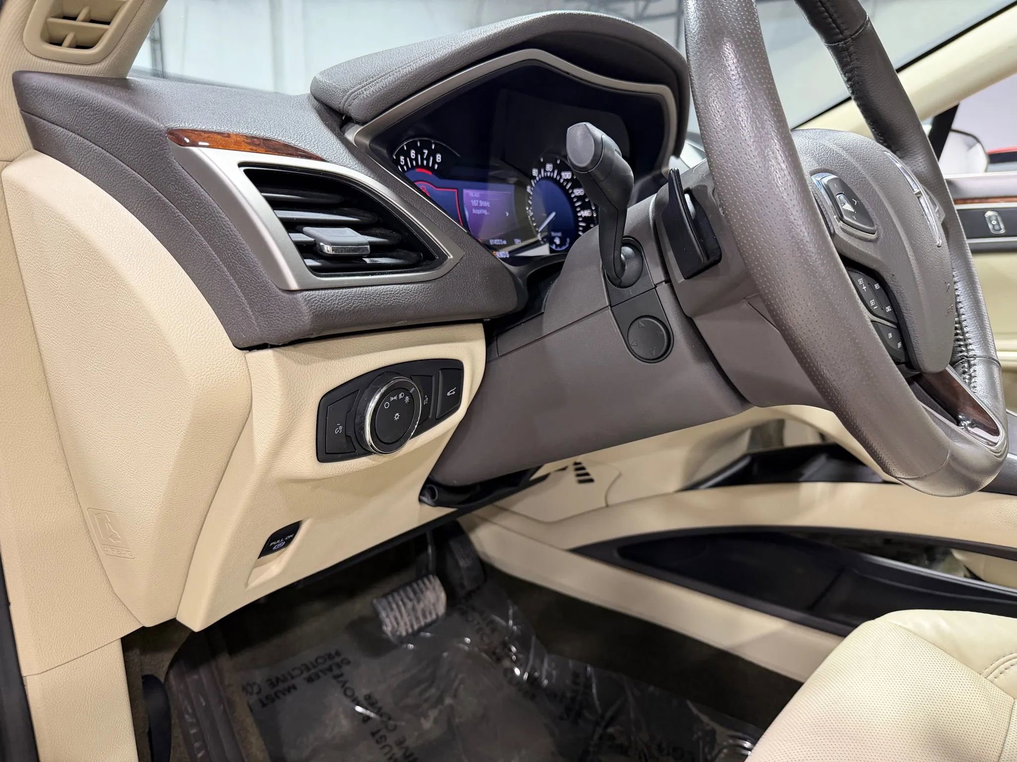 Used 2013 Lincoln MKZ image 17