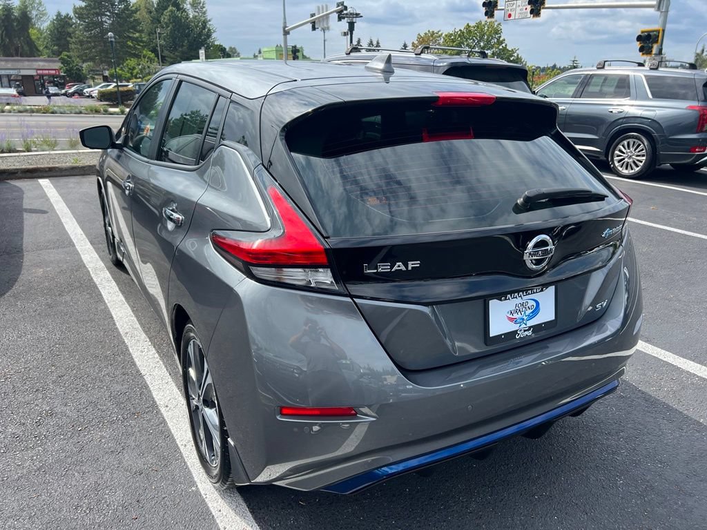 Used 2022 Nissan Leaf SV w/ SV Technology Package FWD image 10