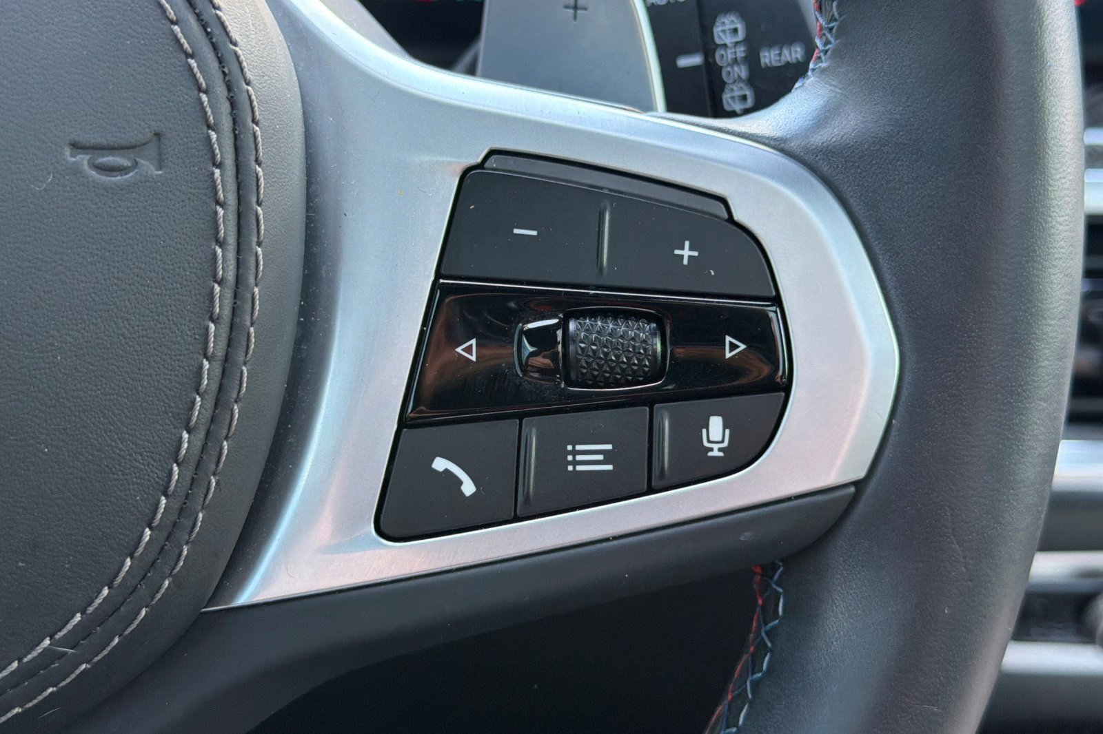 Certified 2024 BMW X7 M60i w/ Executive Package image 33