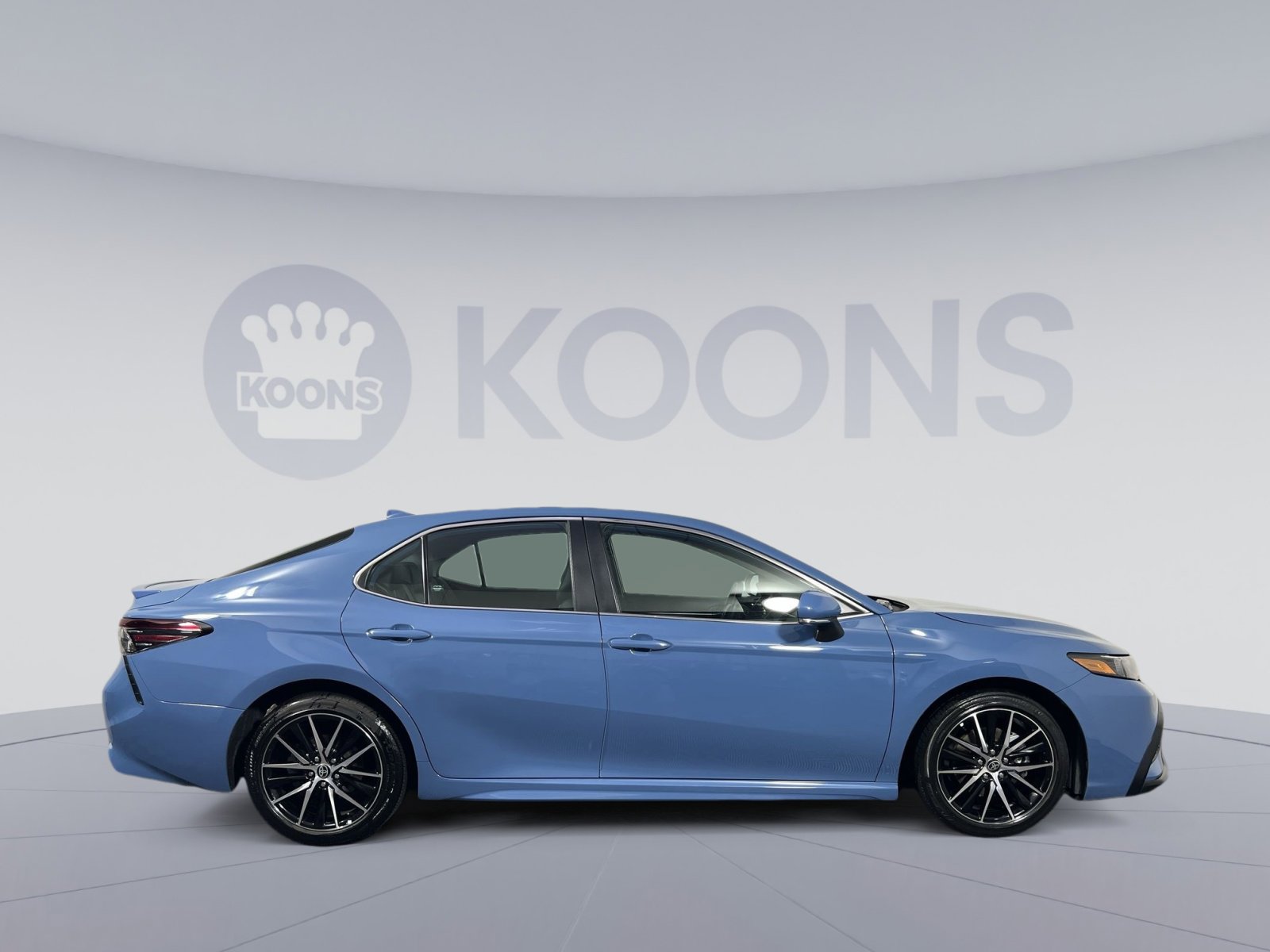 Used 2023 Toyota Camry SE image 8