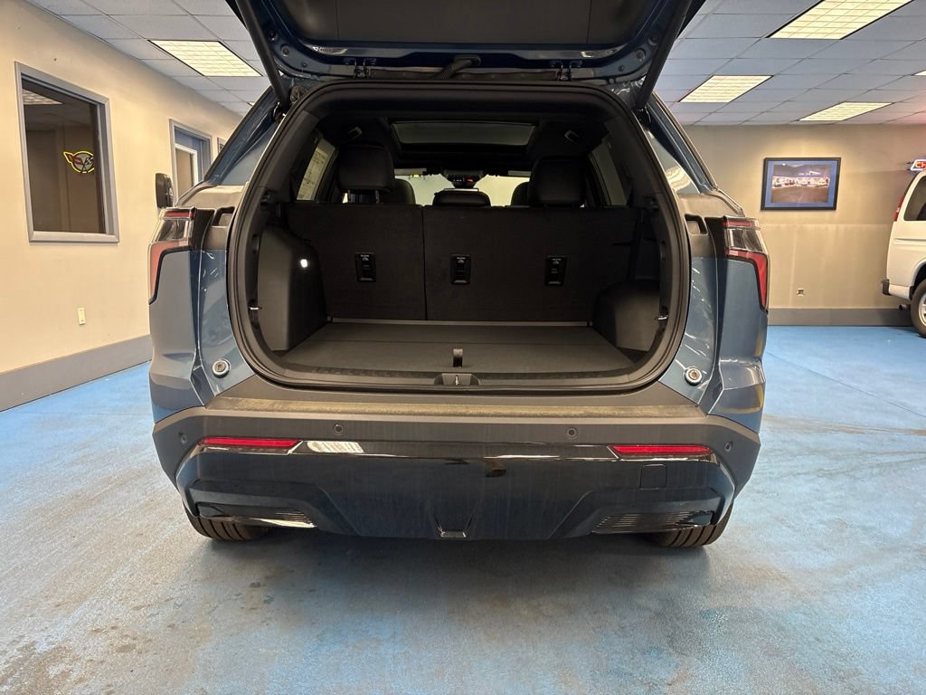 New 2026 Chevrolet Equinox RS w/ Convenience Package III FWD image 8
