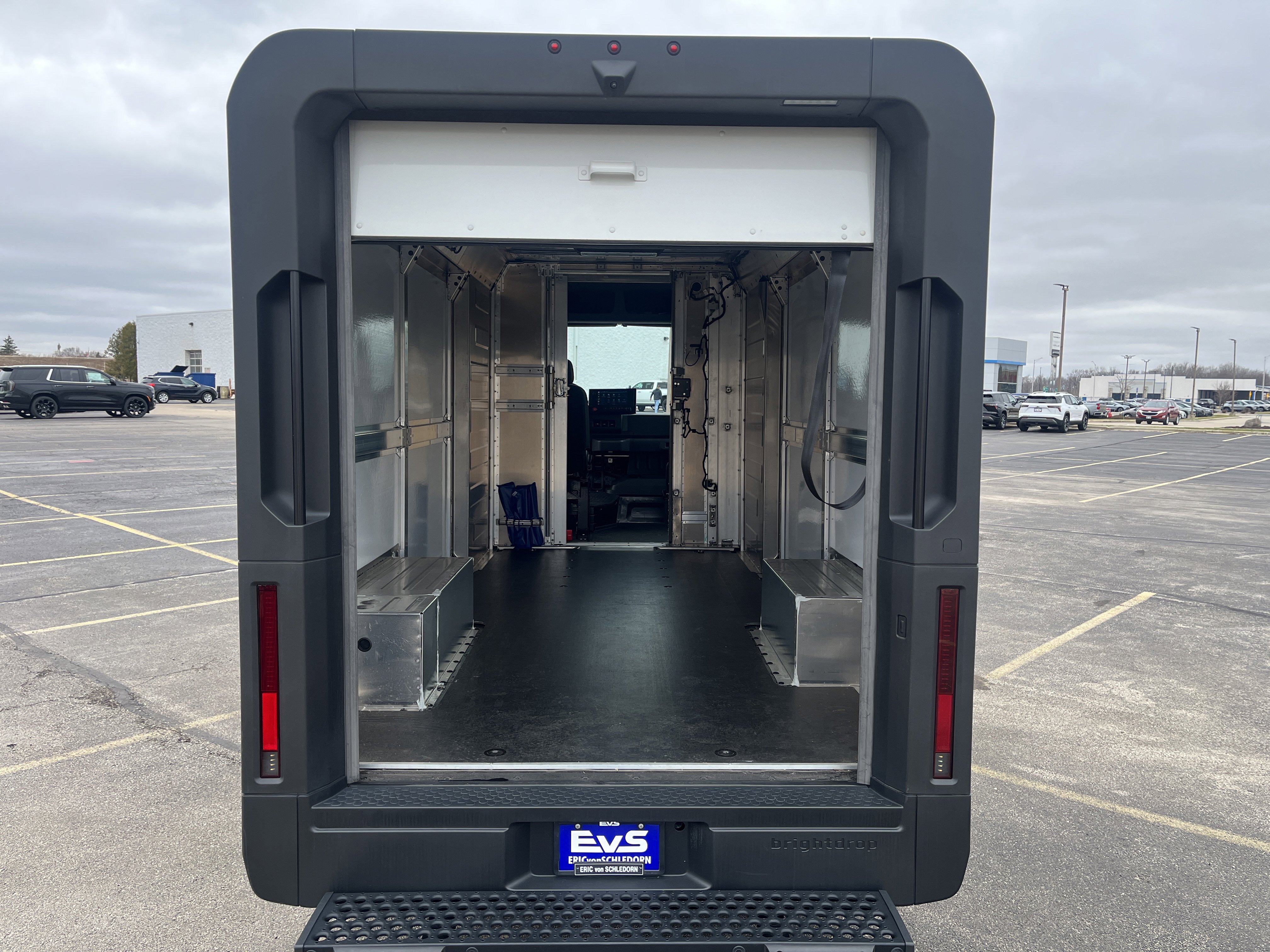 Used 2024 Chevrolet Brightdrop 600 w/ Battery Pack, Max Range image 11