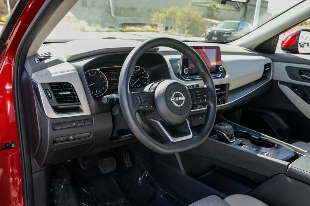 Used 2023 Nissan Rogue SV FWD image 16