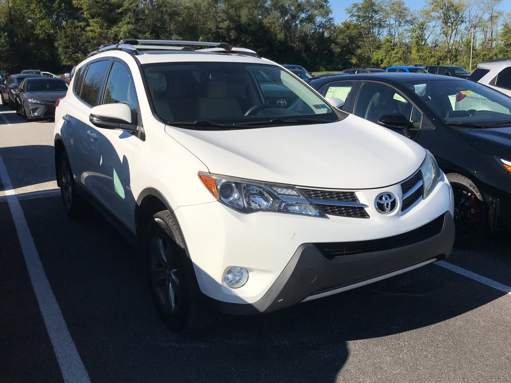 Used 2015 Toyota RAV4 XLE AWD/4WD image 1