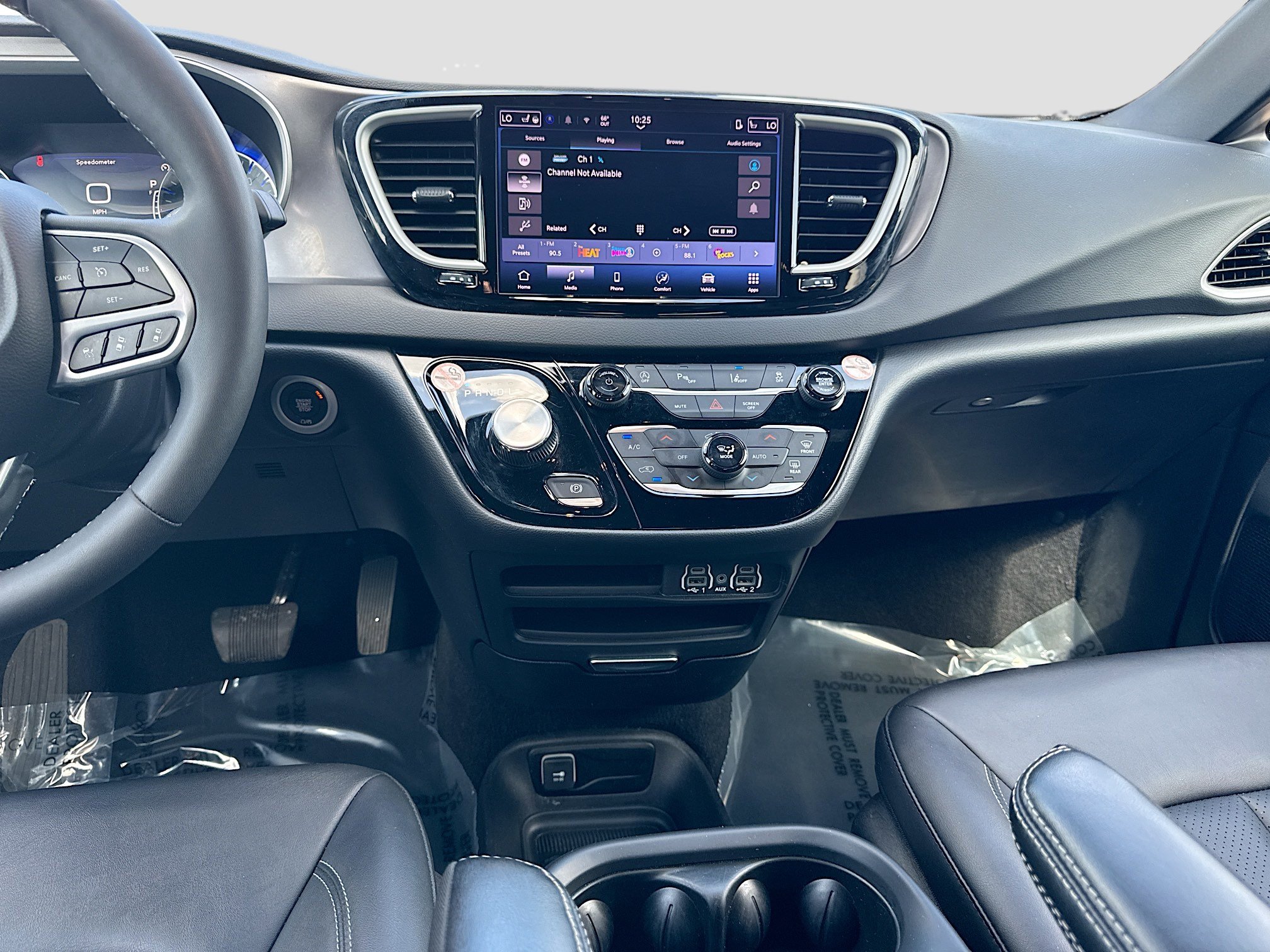 Used 2025 Chrysler Pacifica Select FWD image 18
