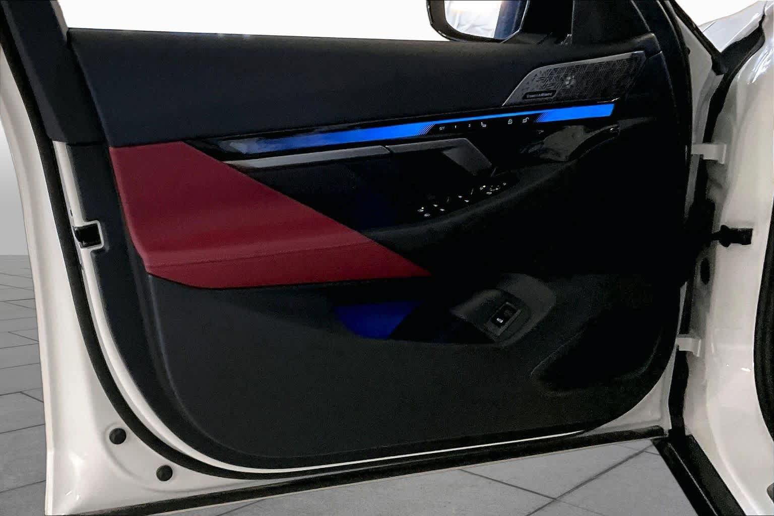 New 2026 BMW i5 M60 w/ Executive Package AWD/4WD image 10