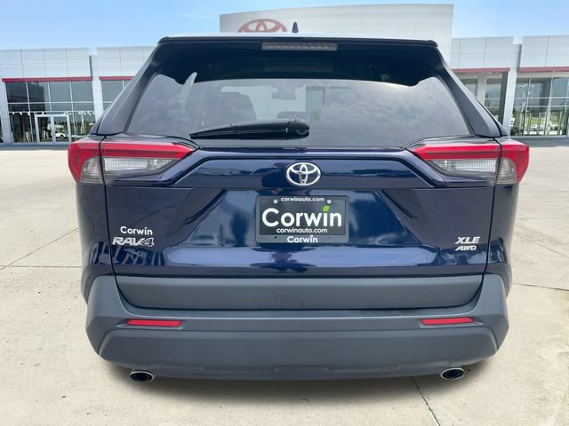 Used 2025 Toyota RAV4 XLE AWD/4WD image 4