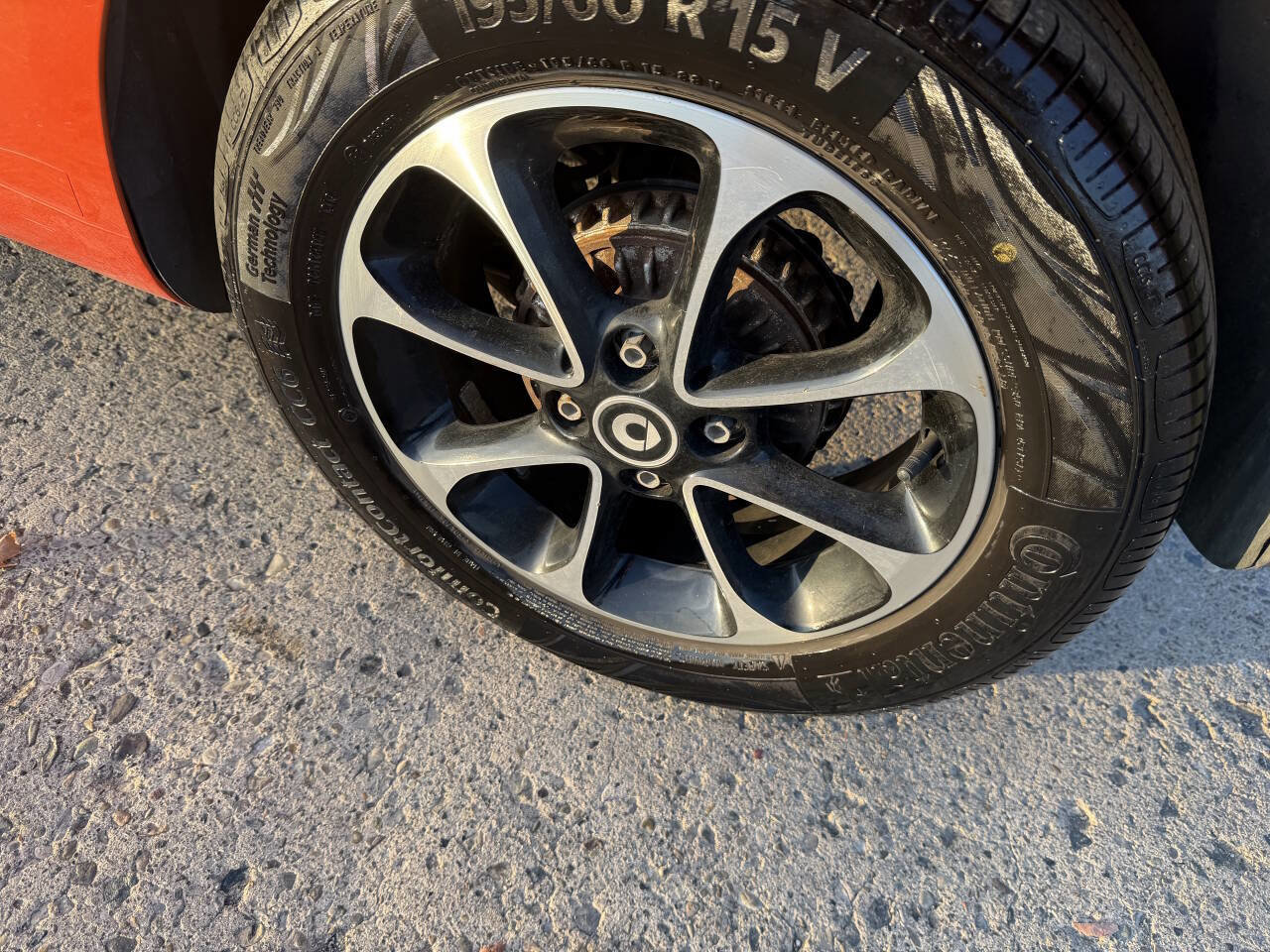 Used 2016 smart fortwo passion image 12