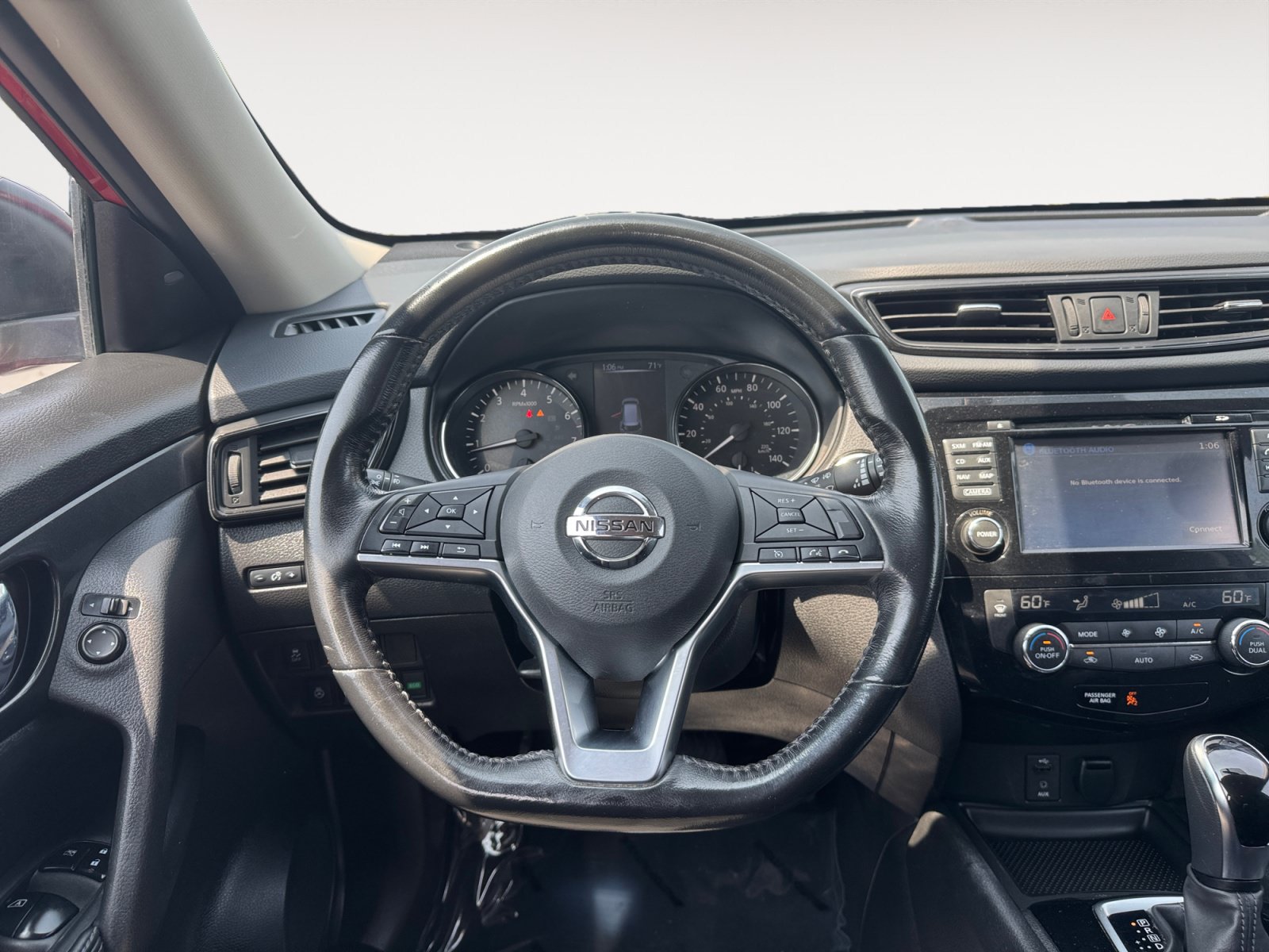 Used 2017 Nissan Rogue SV w/ SV Premium Package AWD/4WD image 12