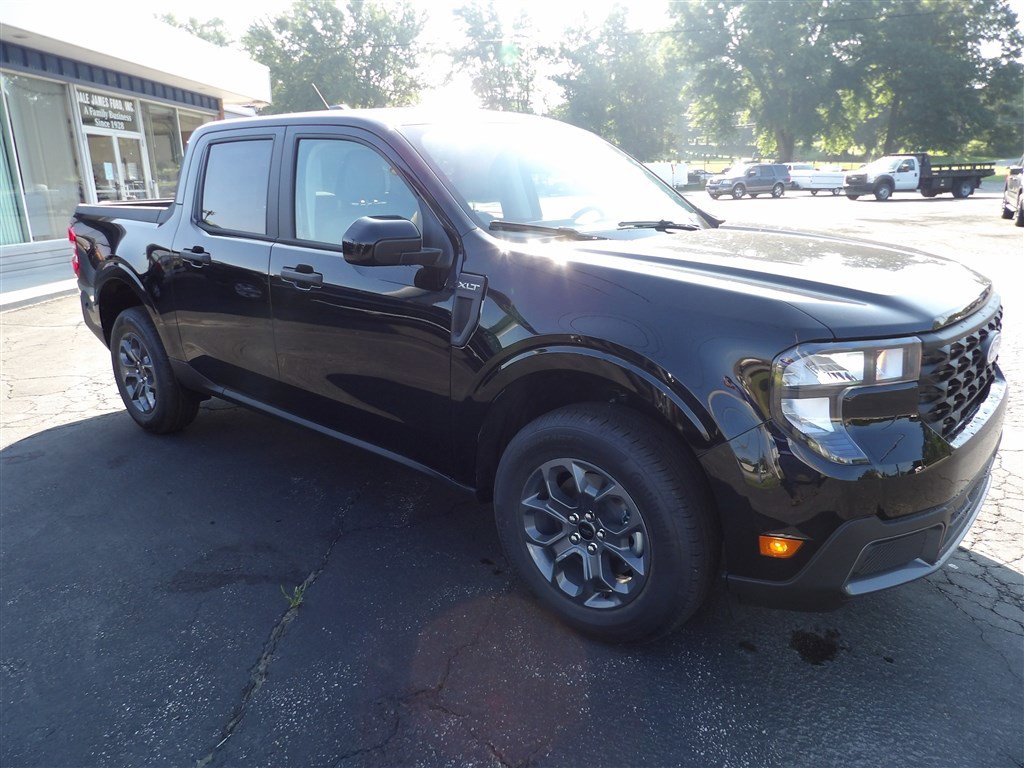 New 2025 Ford Maverick XLT w/ XLT Luxury Package image 12