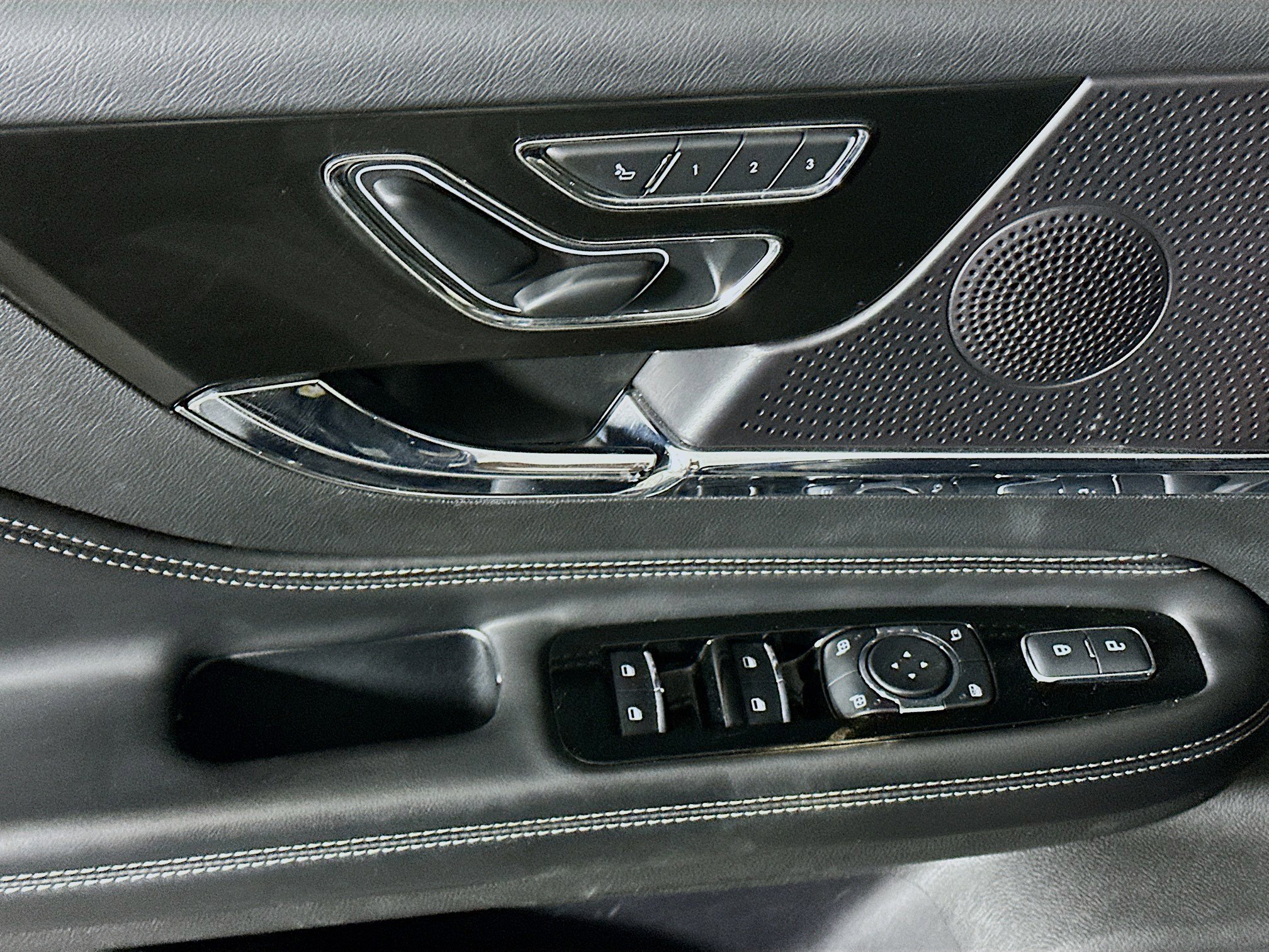 Used 2024 Lincoln Corsair Reserve w/ Equipment Group 201A image 15