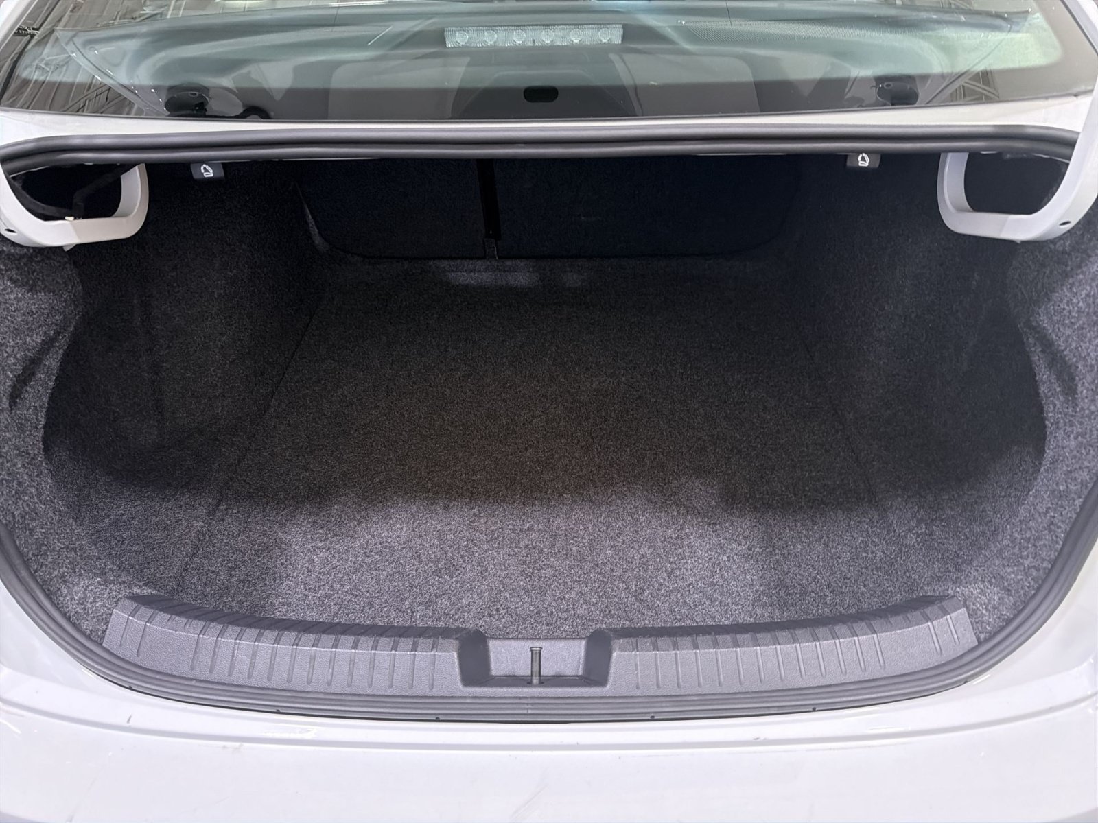 Used 2025 Volkswagen Jetta Sport FWD image 28
