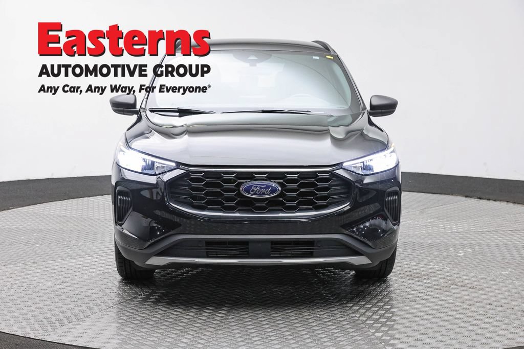 Used 2025 Ford Escape ST-Line FWD image 2