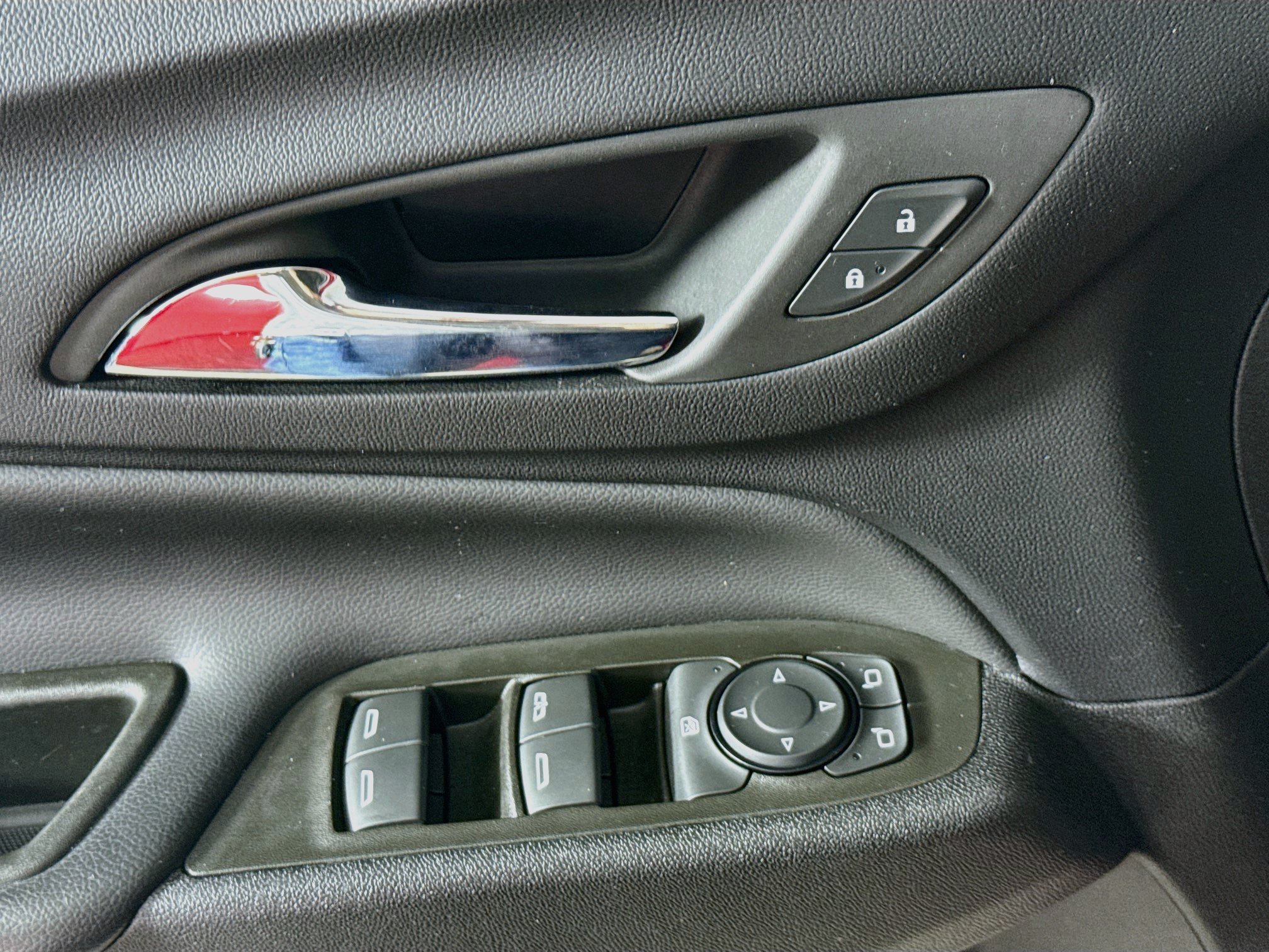 Used 2023 Chevrolet Equinox LT FWD image 20