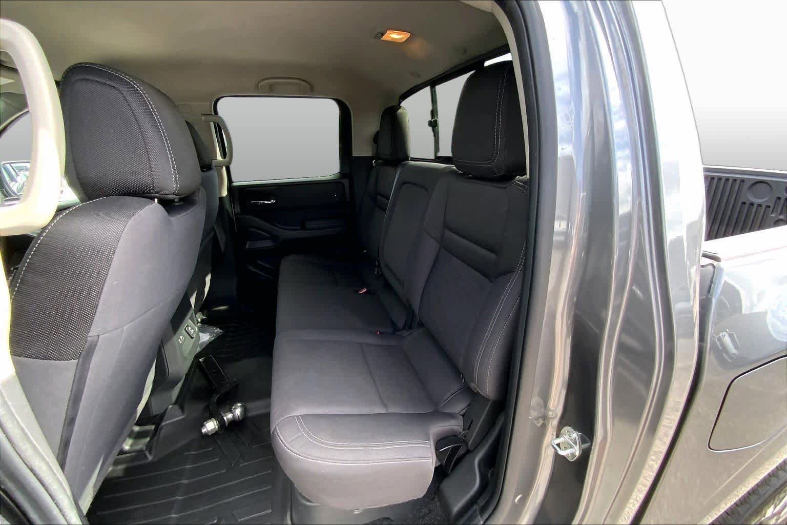 Used 2023 Nissan Frontier SV w/ SV Convenience Package RWD image 20