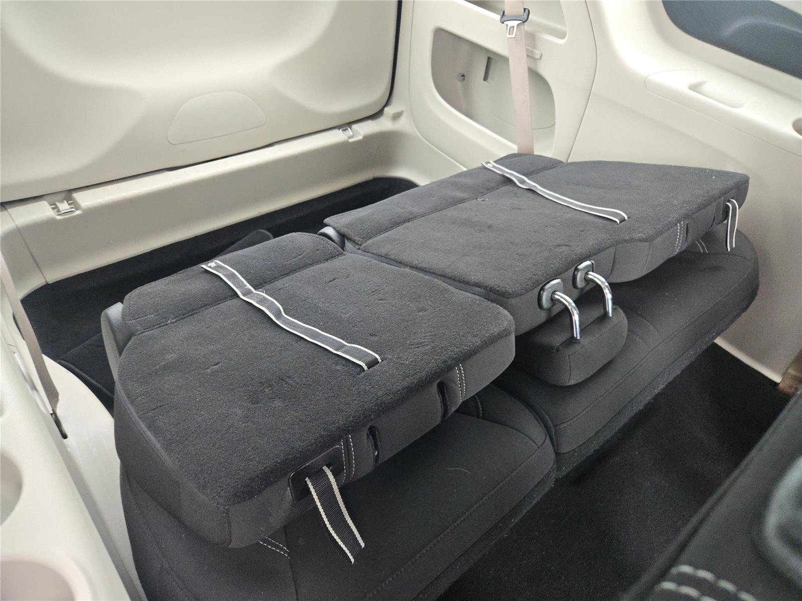 Certified 2023 Chrysler Voyager LX FWD image 12