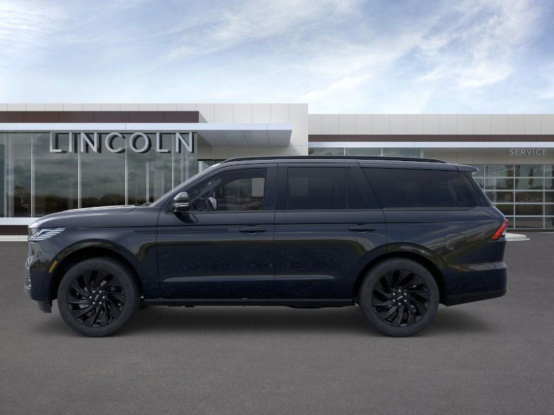 New 2026 Lincoln Navigator Reserve w/ Jet Appearance Package image 3