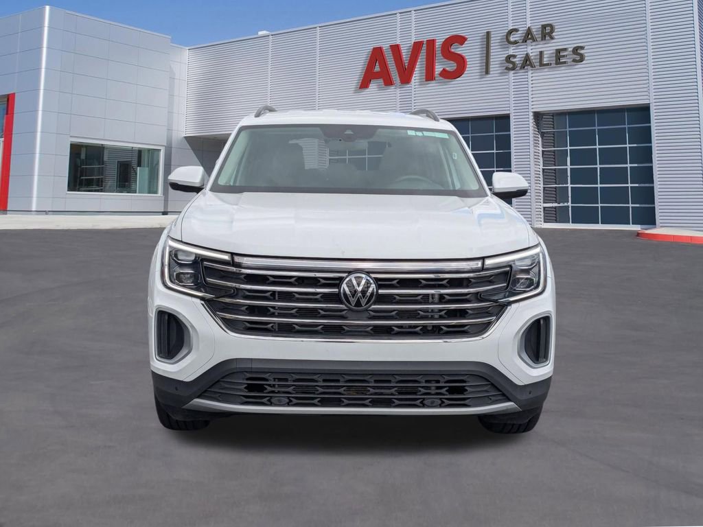 Used 2025 Volkswagen Atlas SE image 2