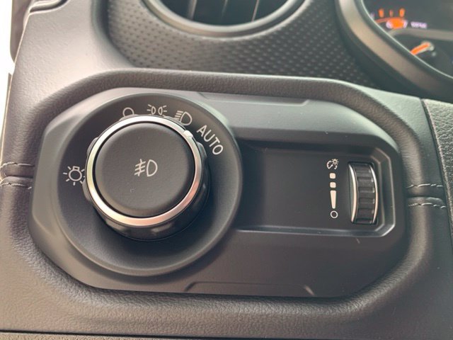 Used 2024 Jeep Wrangler Rubicon AWD/4WD image 25