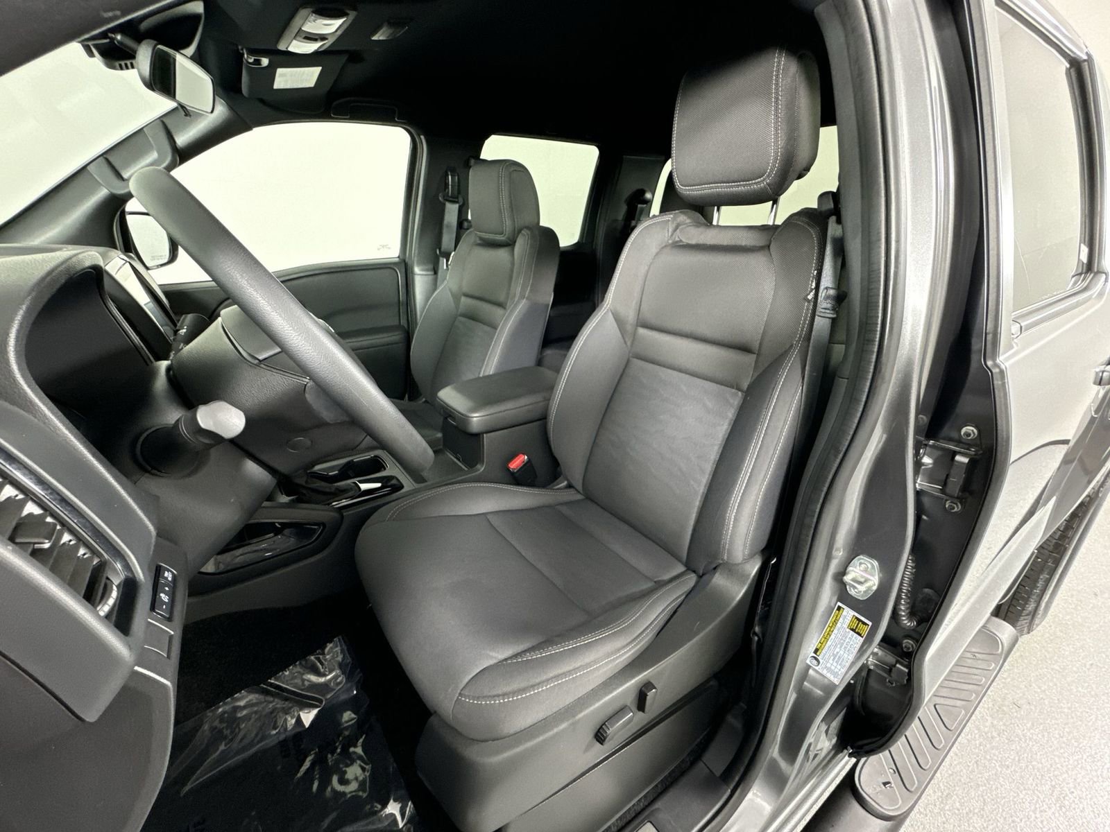 Certified 2023 Nissan Frontier SV w/ Midnight Edition Package image 22