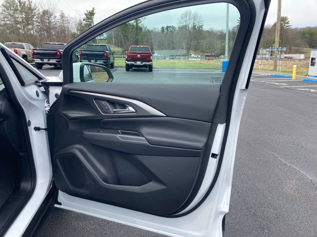 New 2026 Chevrolet Equinox EV LT w/ Comfort Package image 38