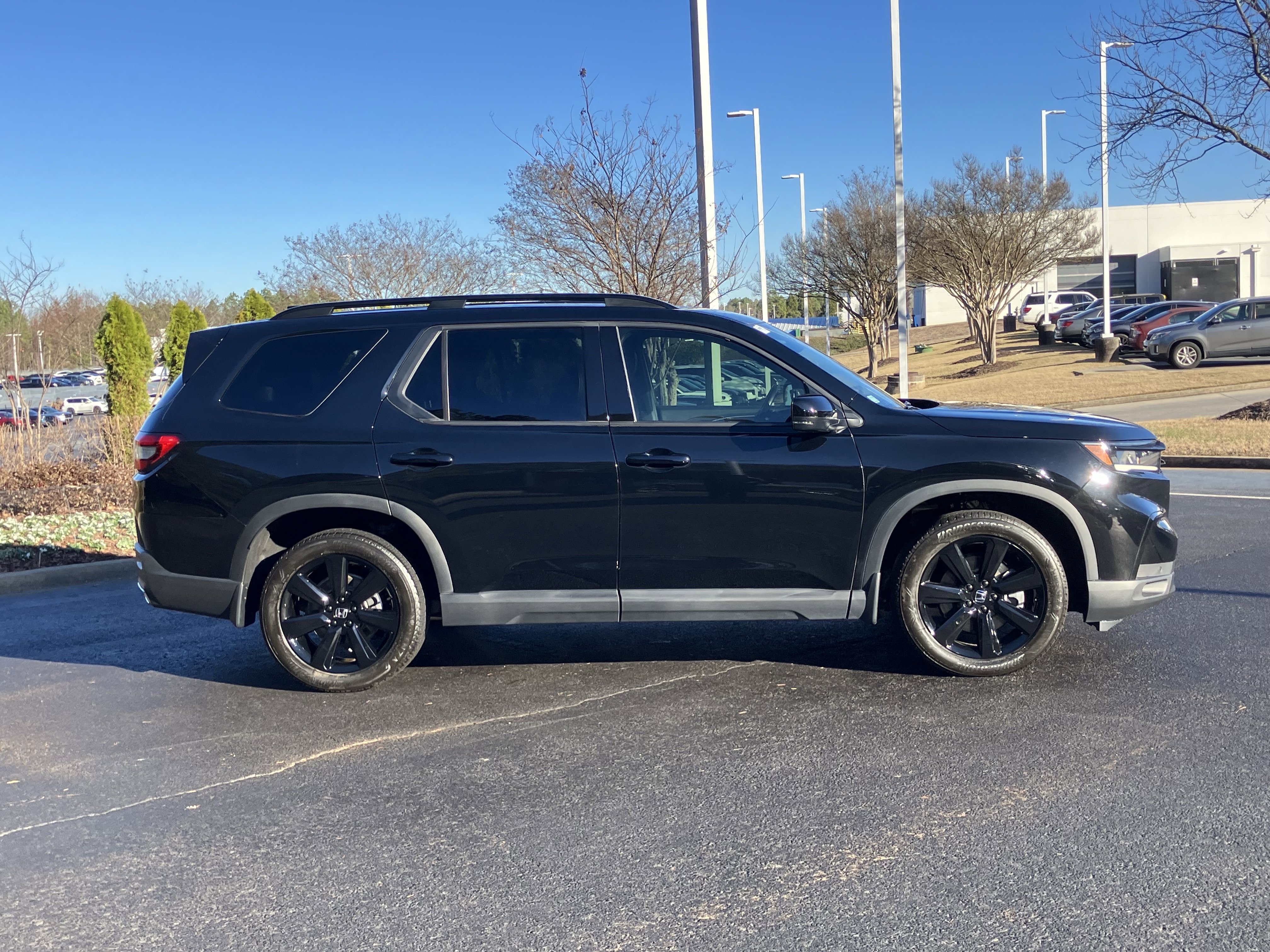 Certified 2025 Honda Pilot Black Edition image 11