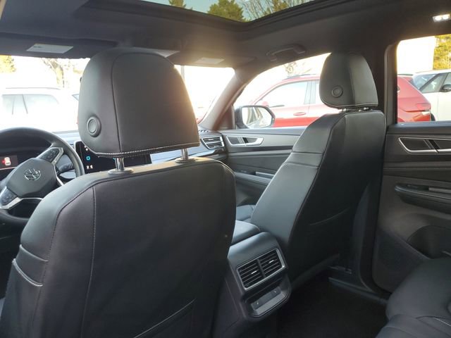 Certified 2026 Volkswagen Atlas Cross Sport SEL R-Line image 11