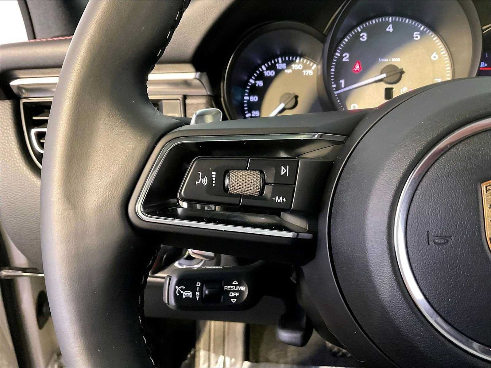 Certified 2023 Porsche Macan S AWD/4WD image 27
