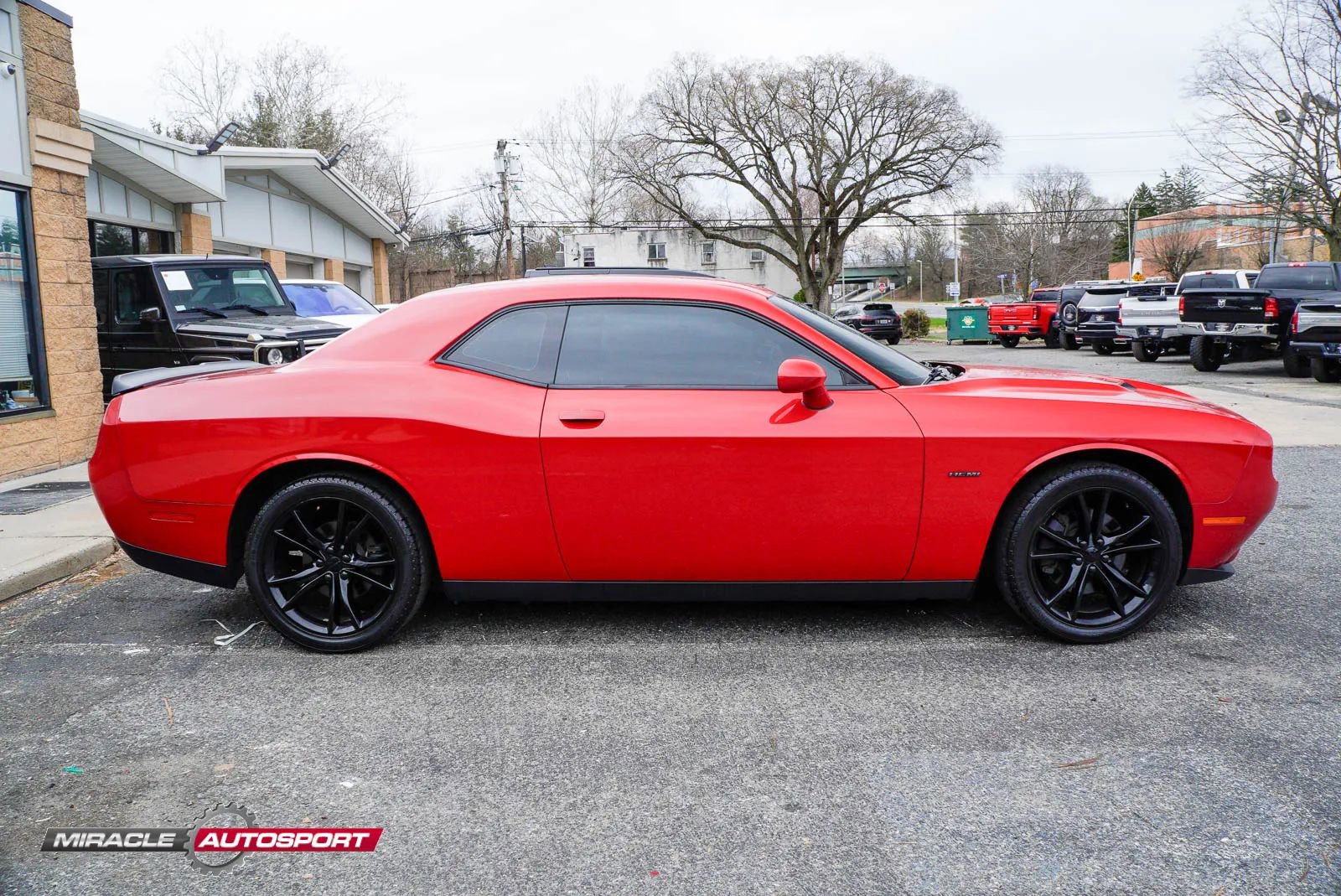 Used 2016 Dodge Challenger R/T w/ Blacktop Package image 8
