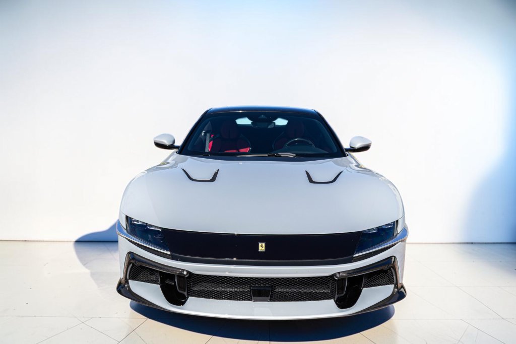 Certified 2025 Ferrari 12Cilindri RWD image 15
