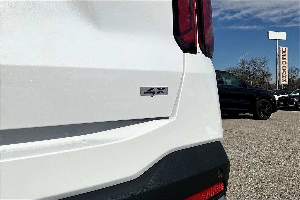 New 2026 Kia Sorento S image 9