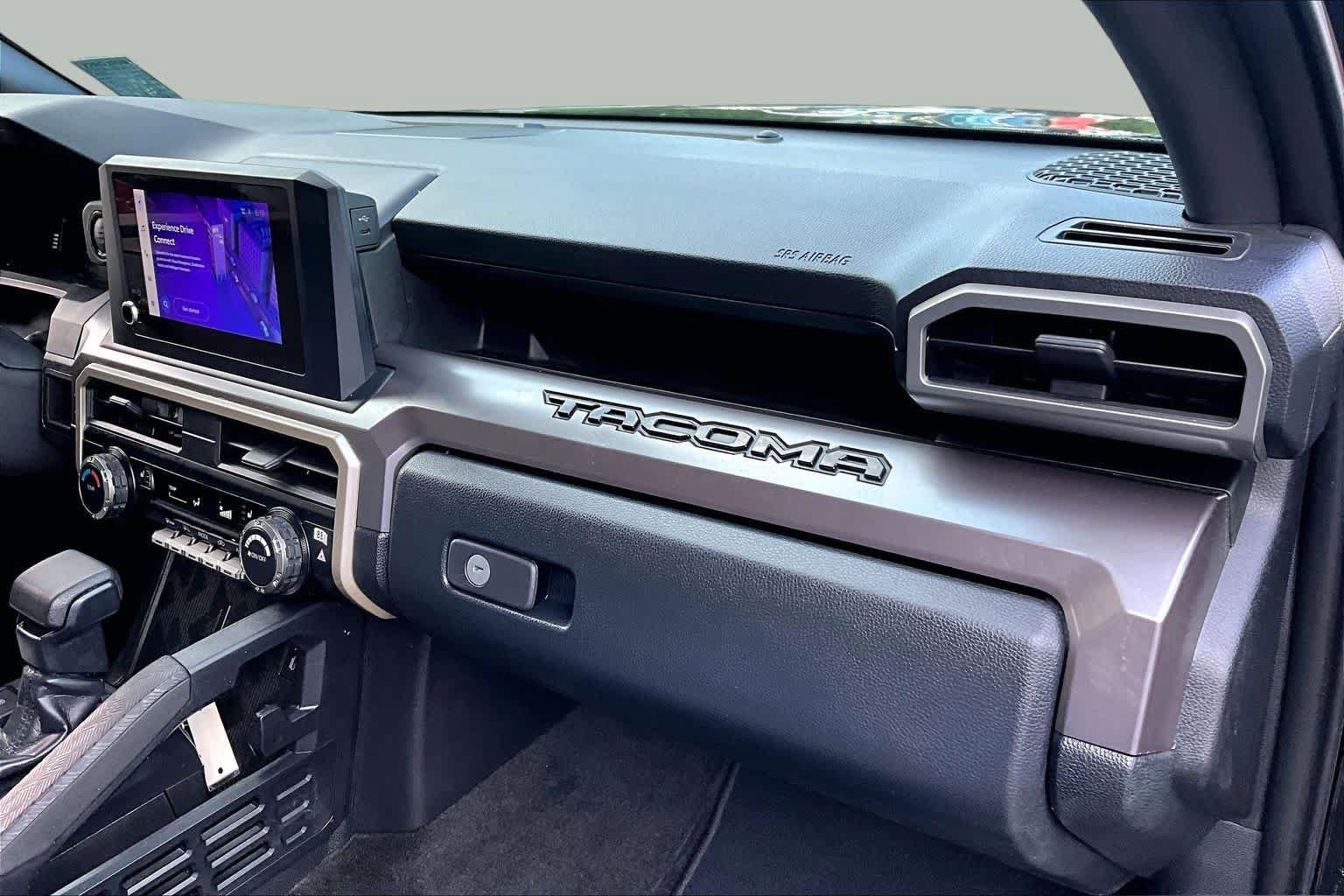 Certified 2024 Toyota Tacoma SR5 AWD/4WD image 17