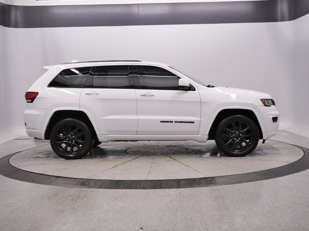 Certified 2018 Jeep Grand Cherokee Altitude AWD/4WD image 8