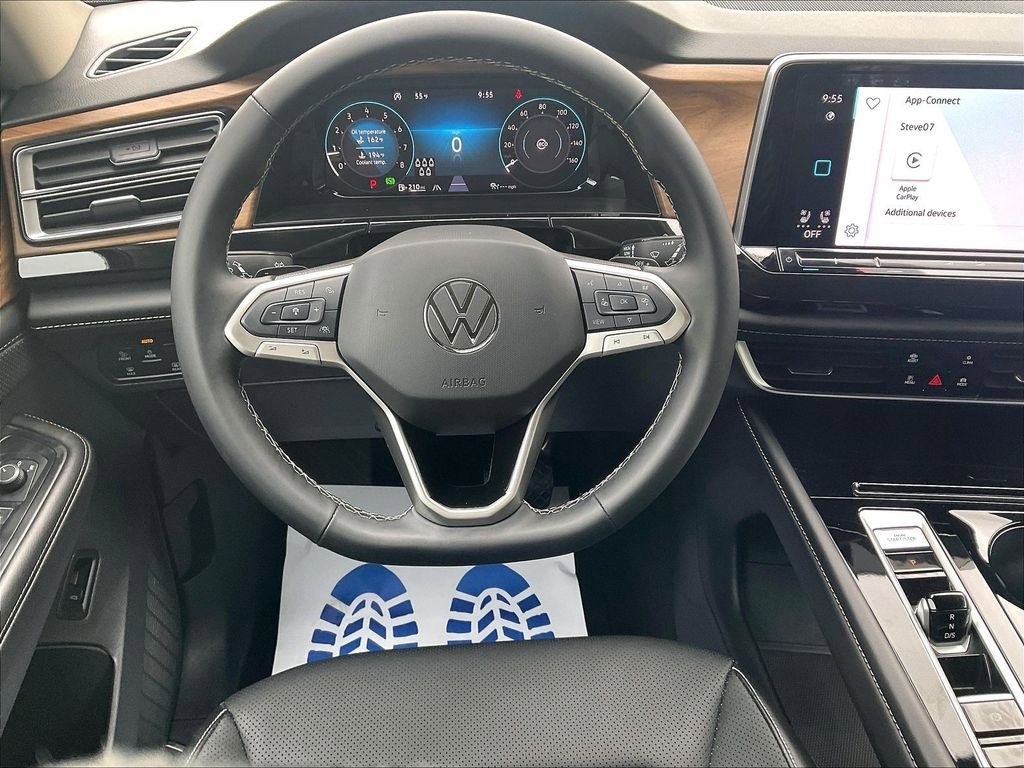 Used 2025 Volkswagen Atlas SE AWD/4WD image 18
