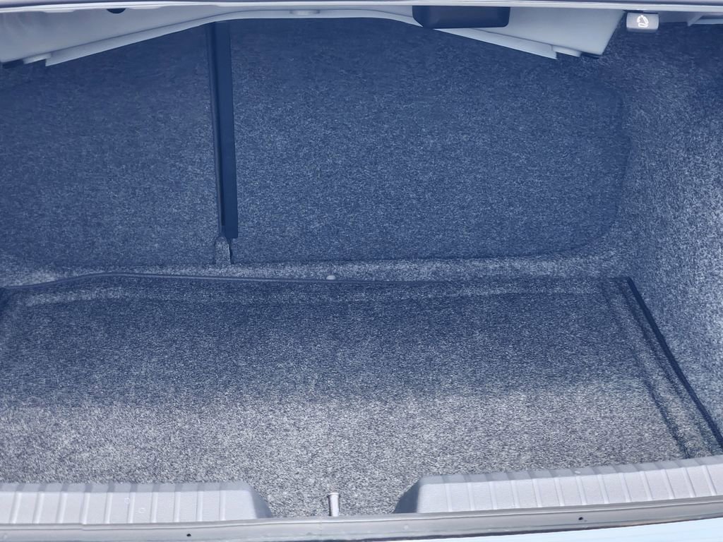 New 2026 Volkswagen Jetta SE FWD image 21