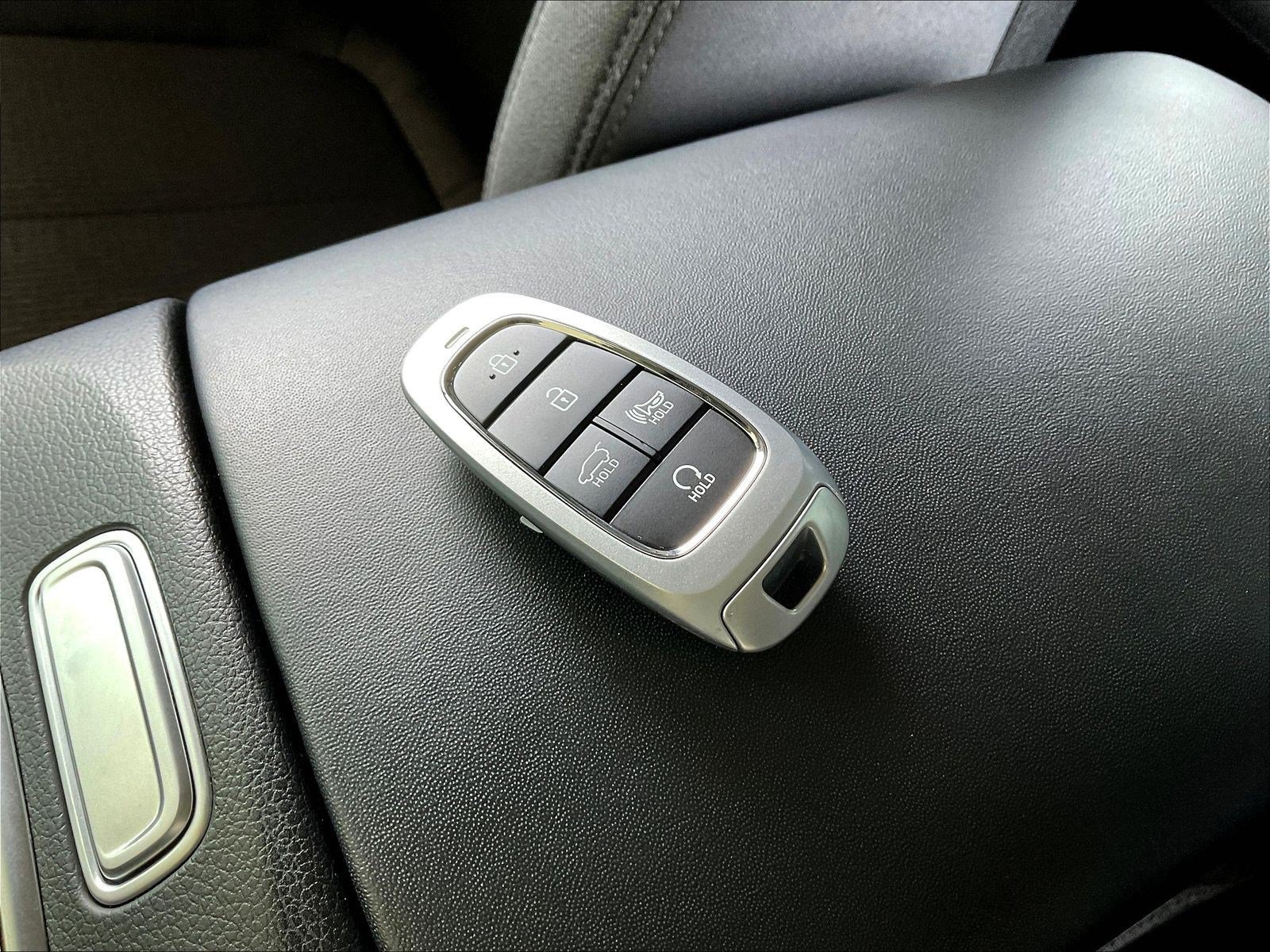 Used 2023 Hyundai Santa Fe SEL FWD image 34
